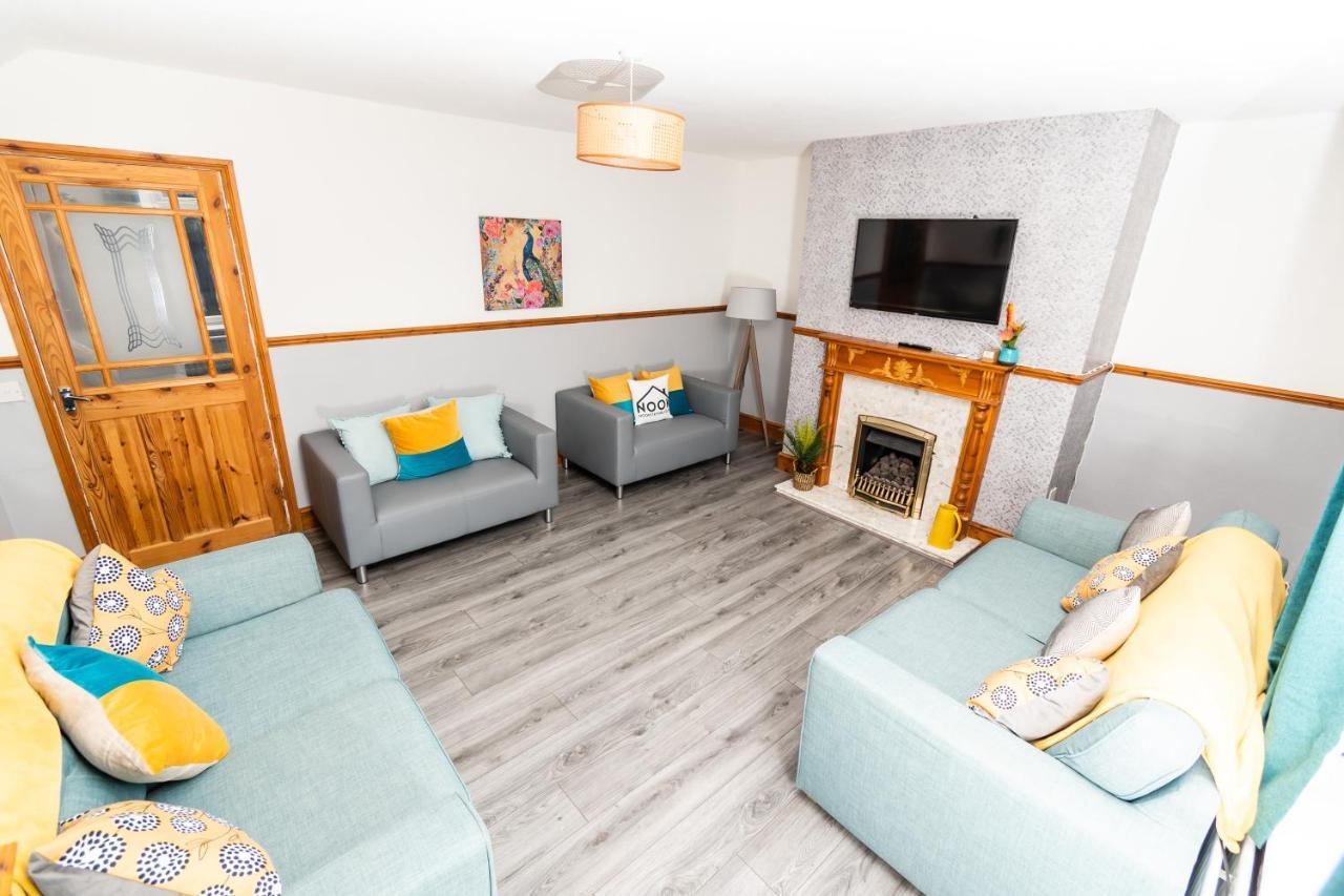 Greenbourne - 4 Bedrooms Sleeps 8 Free Parking Gateshead Exterior photo