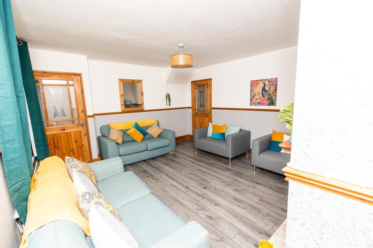 Greenbourne - 4 Bedrooms Sleeps 8 Free Parking Gateshead Exterior photo